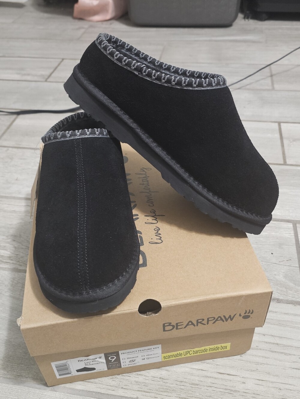 BearPaw Black Suede Slip-On Mules with Contrast Trim Size 9, Brand New
